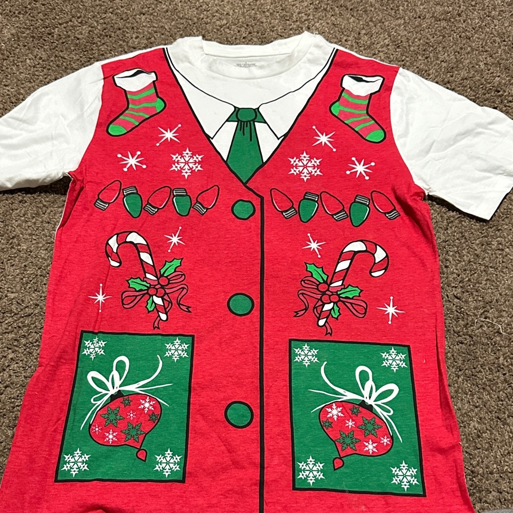 Festive Red and Green Christmas T-Shirt Size Small